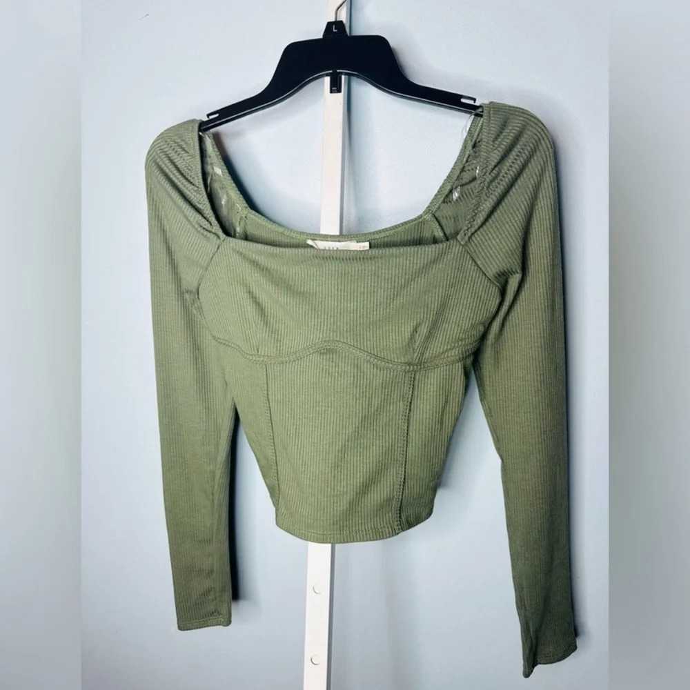 LUSH Long Sleeve Top‎